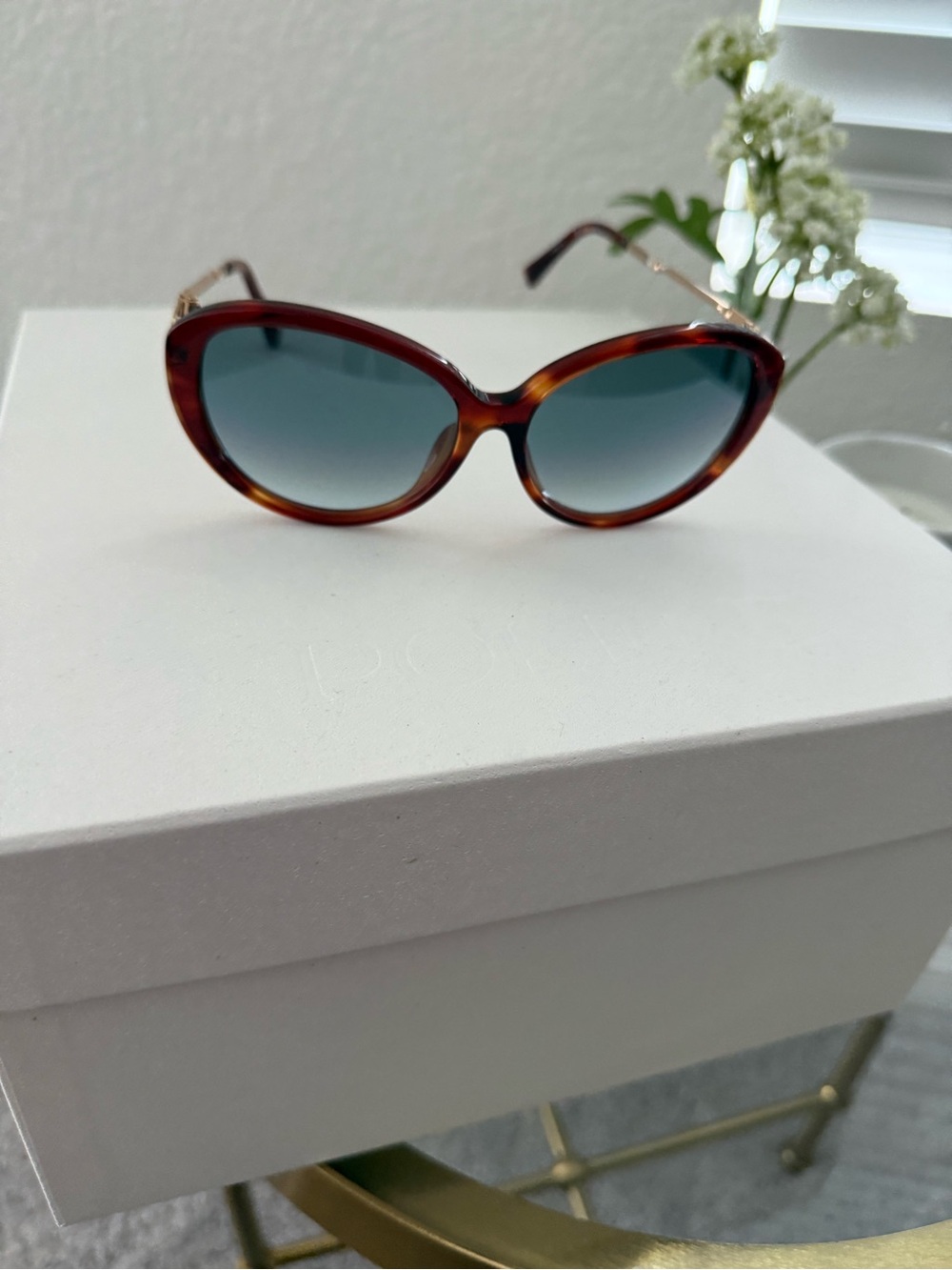 Linda Farrow- Vintage Tortoiseshell Cat-Eye Sunglasses - Brown Gradient Lenses